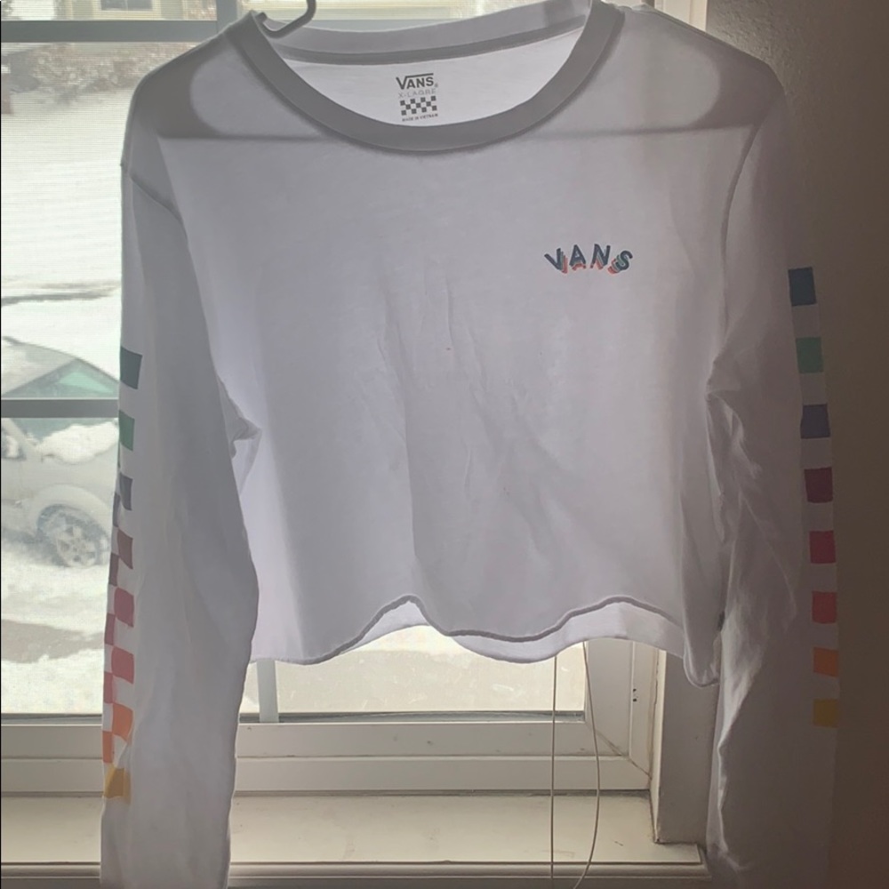long sleeved vans cropped top